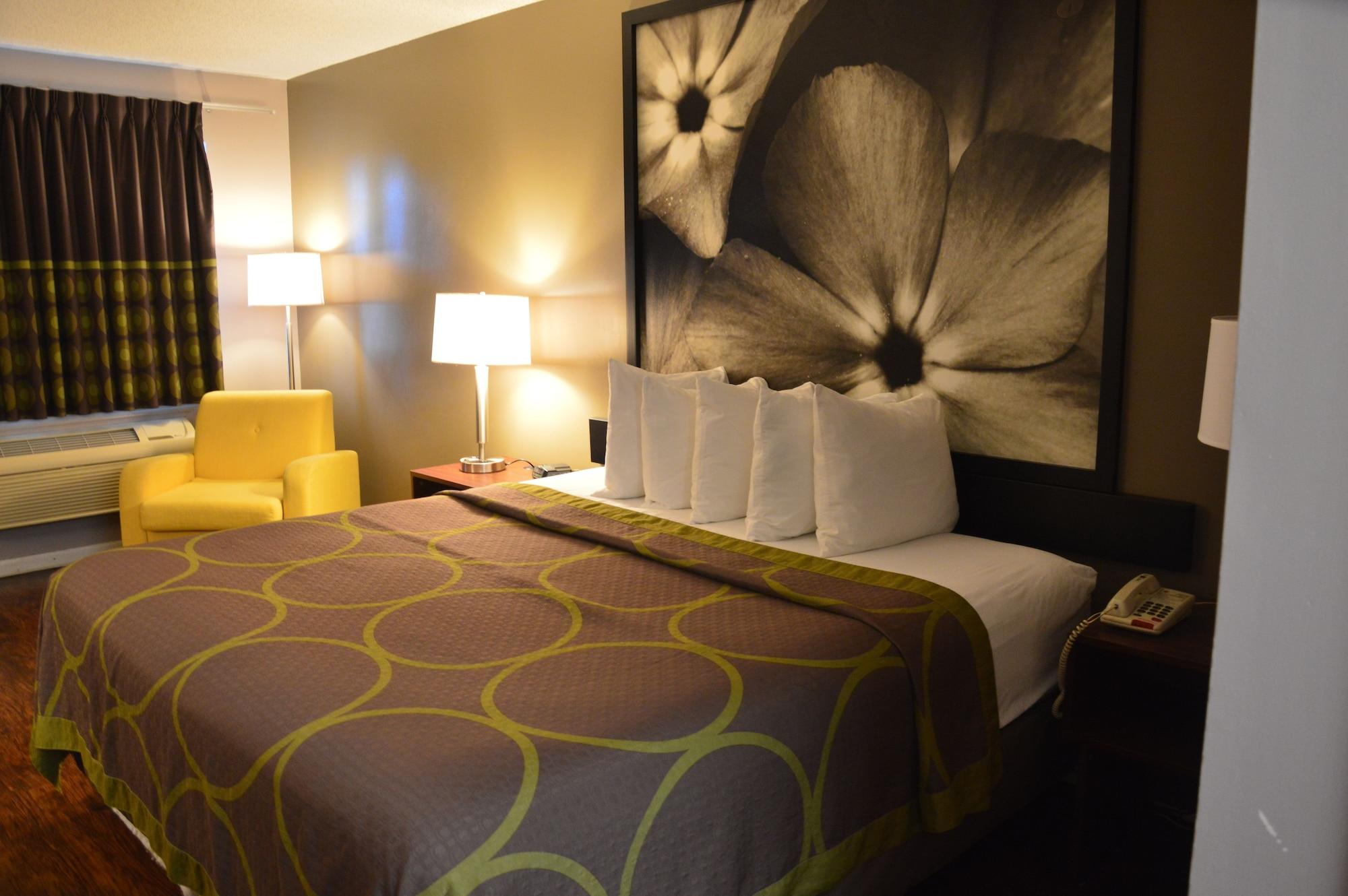 Super 8 By Wyndham Madison Hotel Eksteriør billede